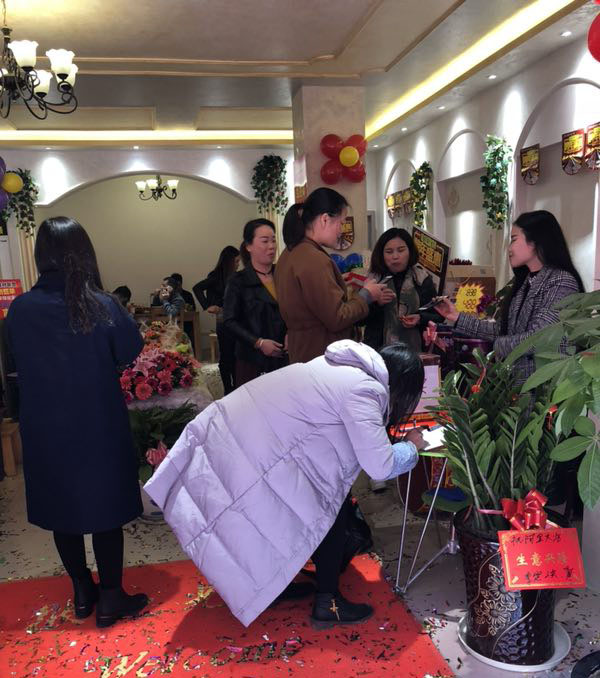 喬瓦尼藝術(shù)涂料體驗館（廣西來賓）重裝開業(yè)，開啟2018新篇章